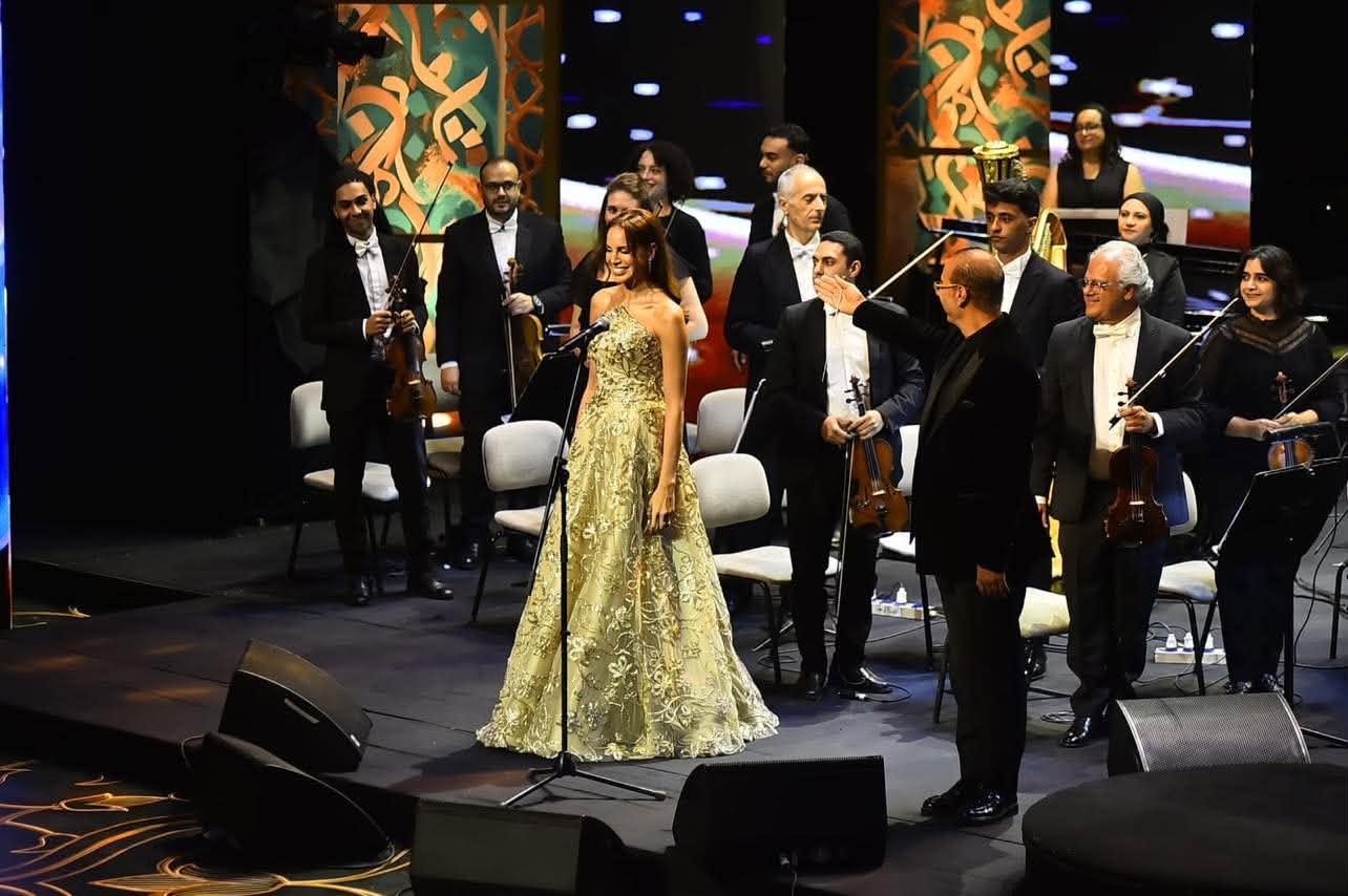 حفل الفنانة آمال ماهر في مهرجان الموسيقى العربية وسط حضور جماهيري كامل العدد