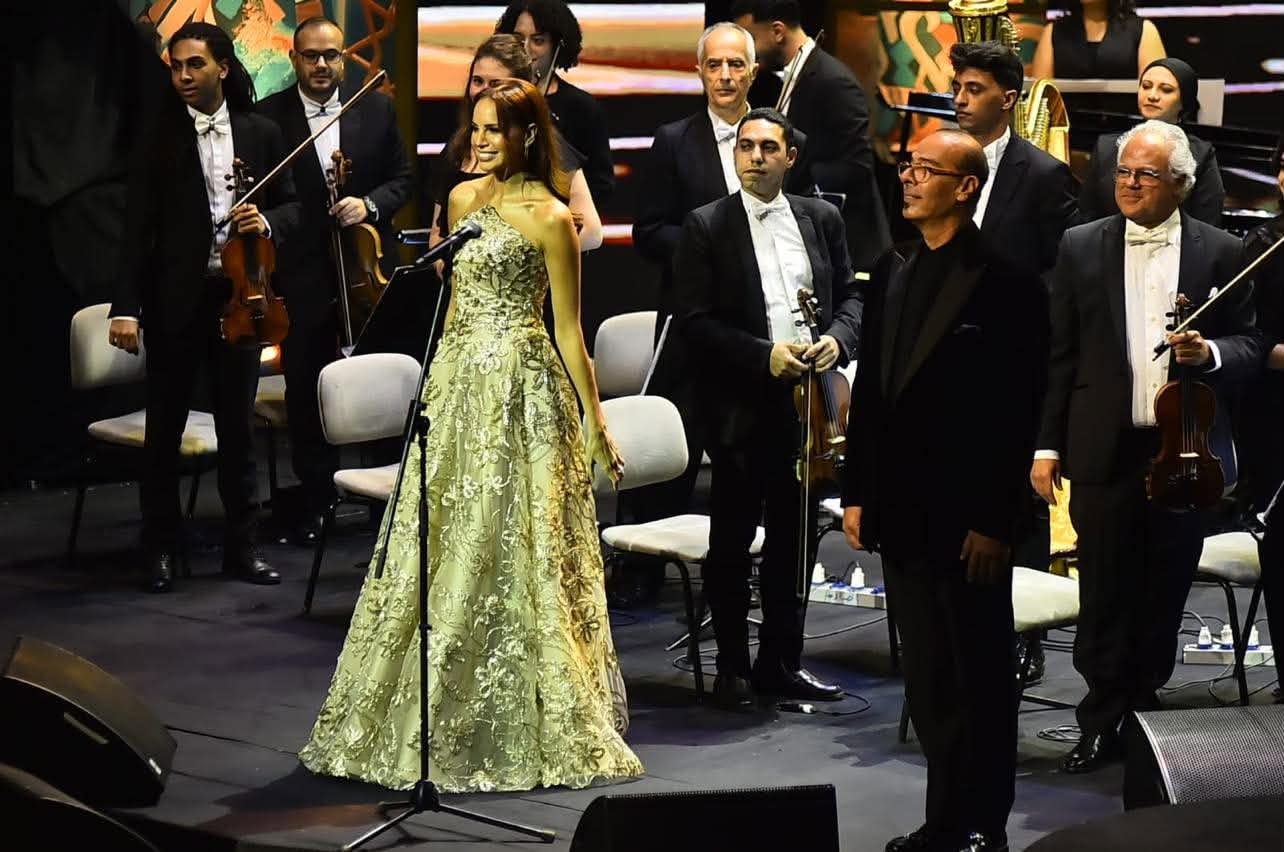 حفل الفنانة آمال ماهر في مهرجان الموسيقى العربية وسط حضور جماهيري كامل العدد