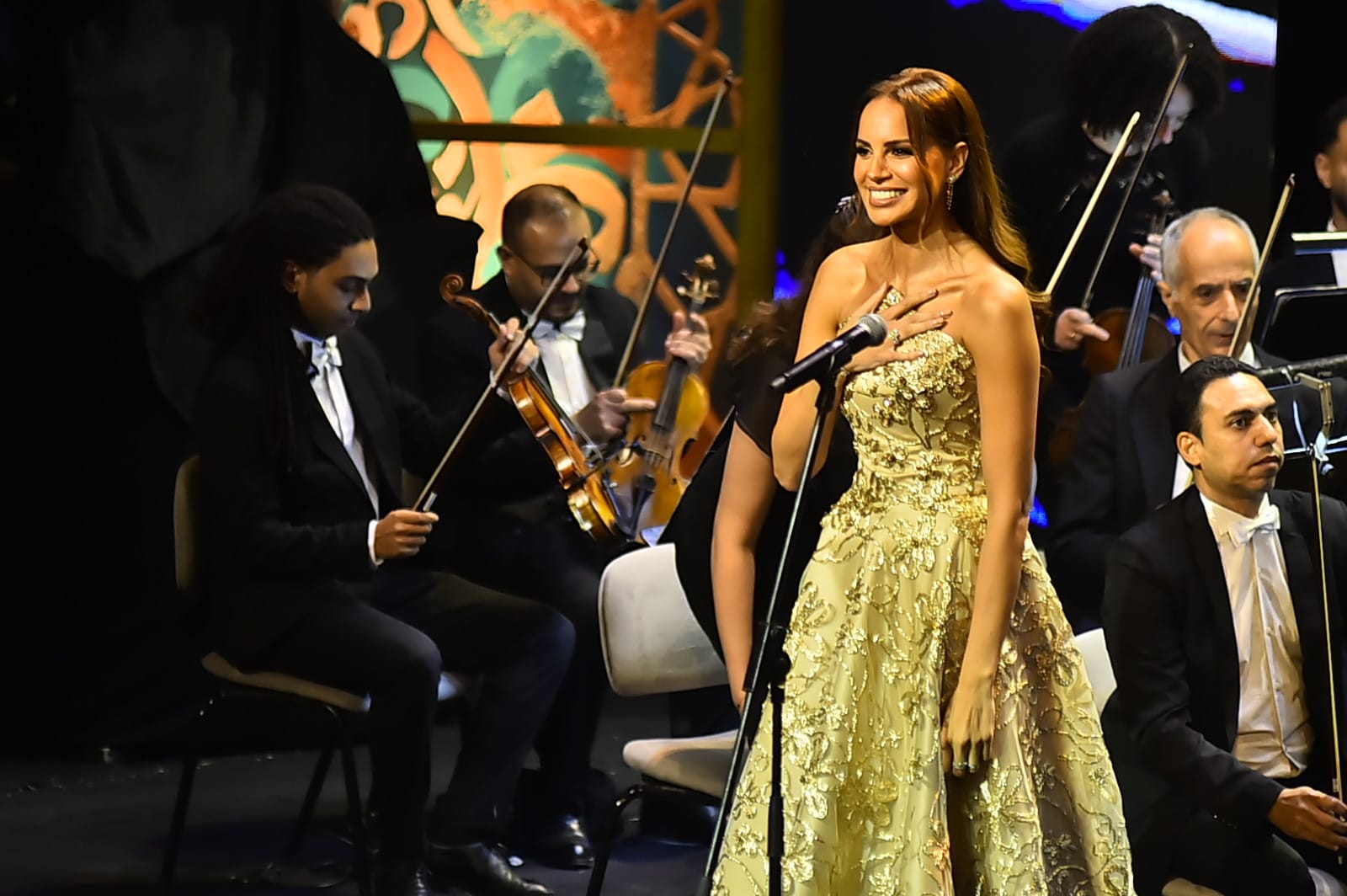 آمال ماهر على مسرح دار الأوبرا المصرية