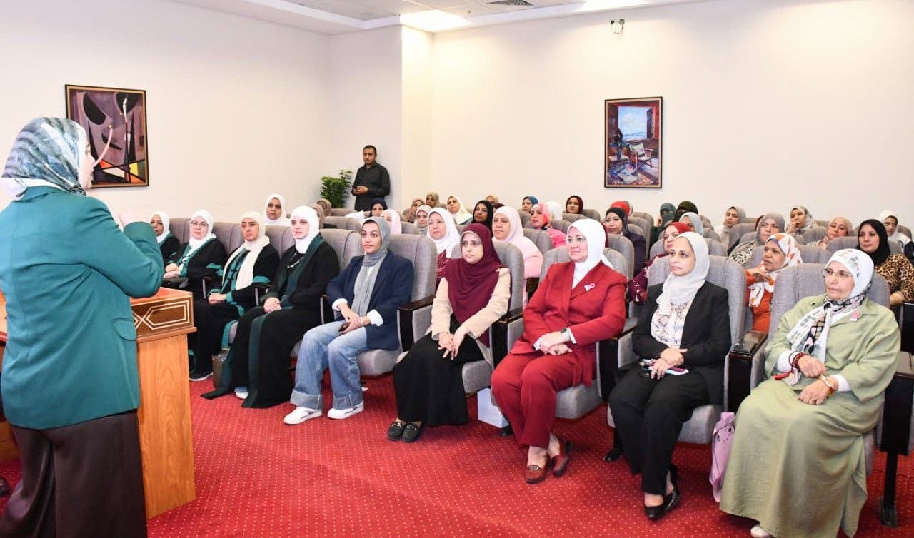 ندوة توعوية بعنوان  أكتوبر الوردي وعيك حياة