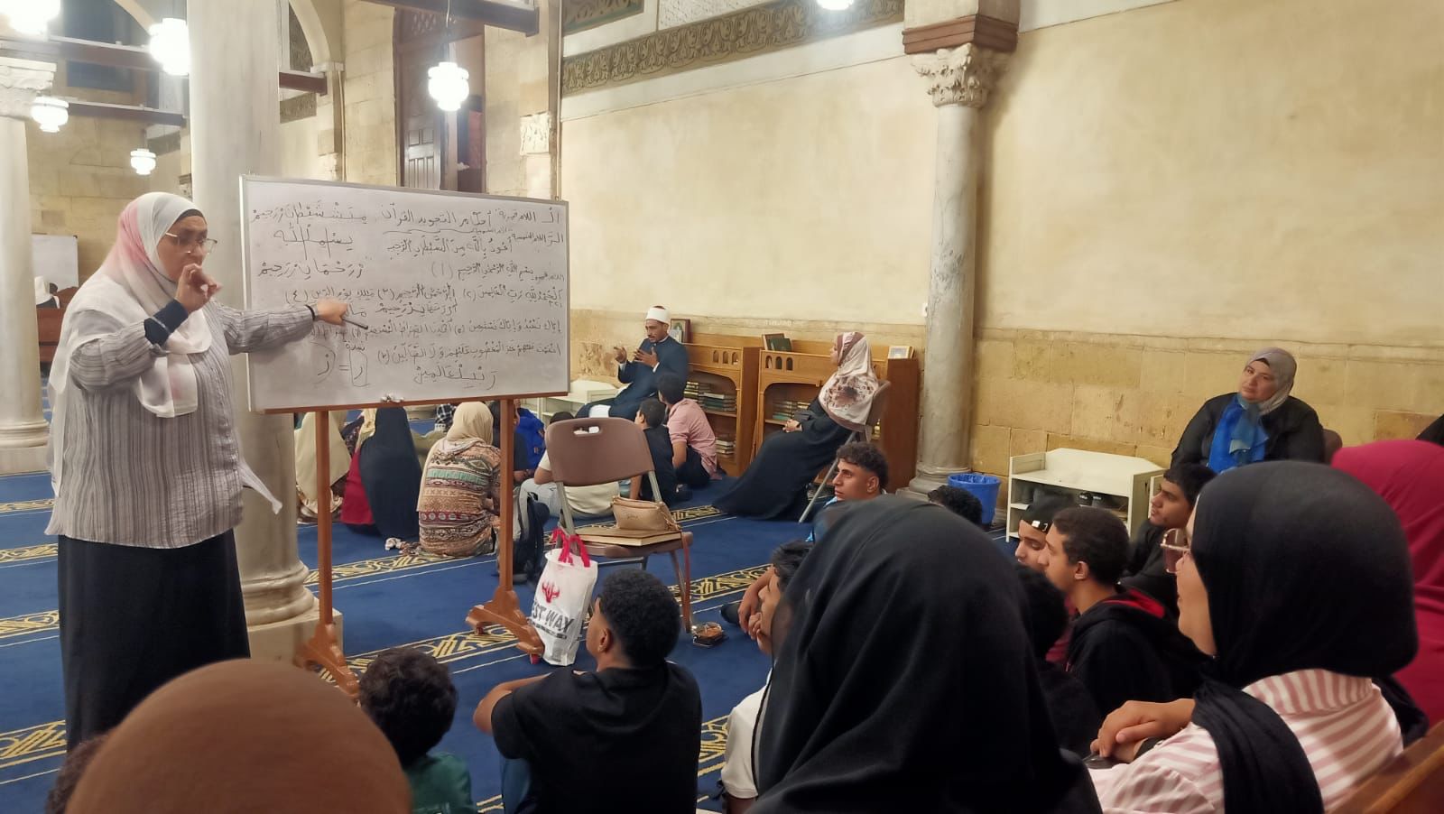  الدعوة بلغة الإشارة لإيصال المعرفة الدينية للصم وضعاف السمع