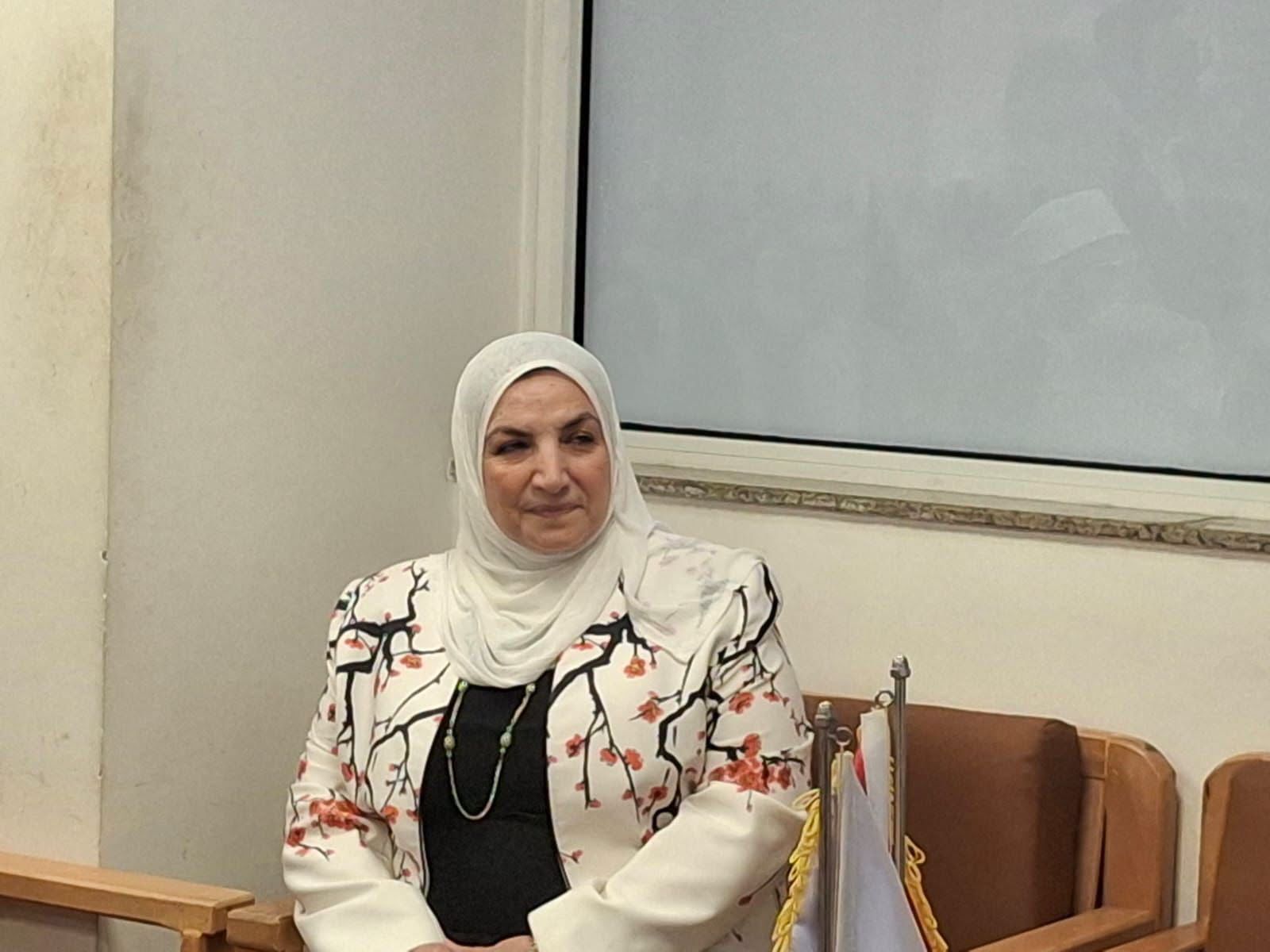 الدكتور إلهام شاهين المشرف على الواعظات