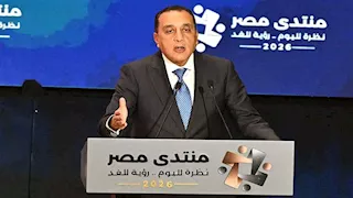 رئيس الوزراء متأثرا خلال حديثه عن السيسي: لو معملش حاجة غير أنه جبر بالناس دول.. يكفيه عند ربنا