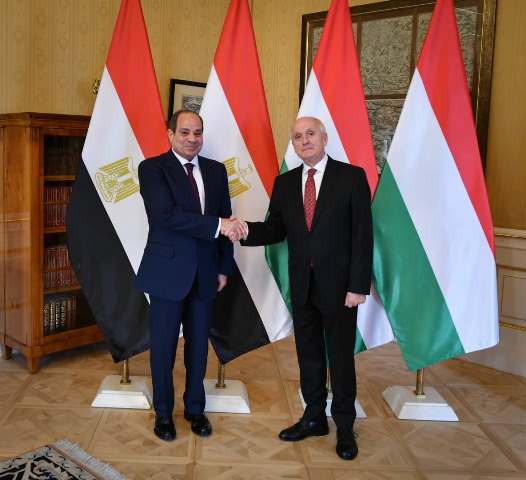 السيد الرئيس عبدالفتاح السيسي يلتقي نظيره المجري