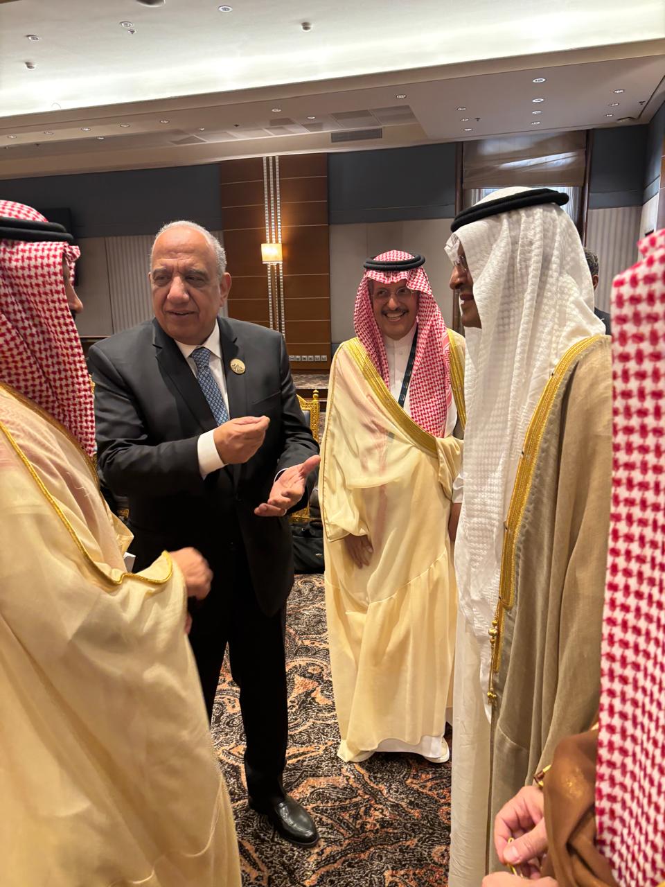وزير الكهرباء المصري مع نظيره السعودي