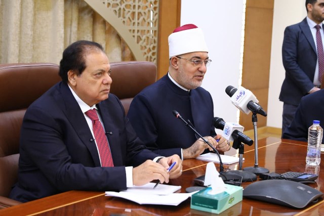 المفتي يستقبل محمد أبو العينين لمتابعة الاستعدادات النهائية لإطلاق المرجع الإفتائي الرقمي