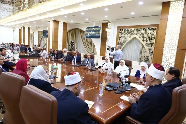المفتي يستقبل محمد أبو العينين لمتابعة الاستعدادات النهائية لإطلاق المرجع الإفتائي الرقمي