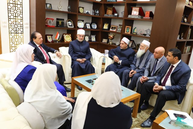 المفتي يستقبل محمد أبو العينين لمتابعة الاستعدادات النهائية لإطلاق المرجع الإفتائي الرقمي