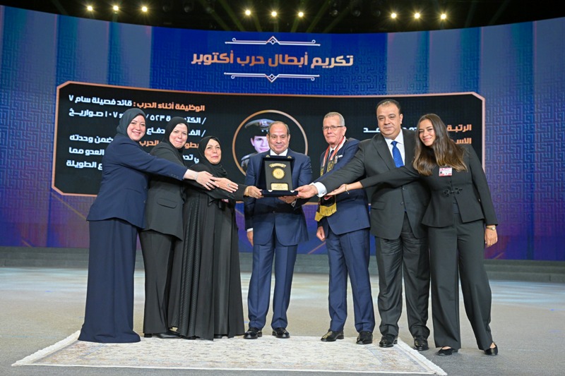  السيد الرئيس عبد الفتاح السيسي يشهد الندوة التثقيفية الـ44