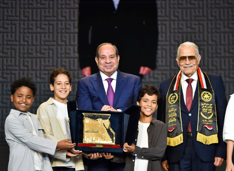  السيد الرئيس عبد الفتاح السيسي يشهد الندوة التثقيفية الـ44