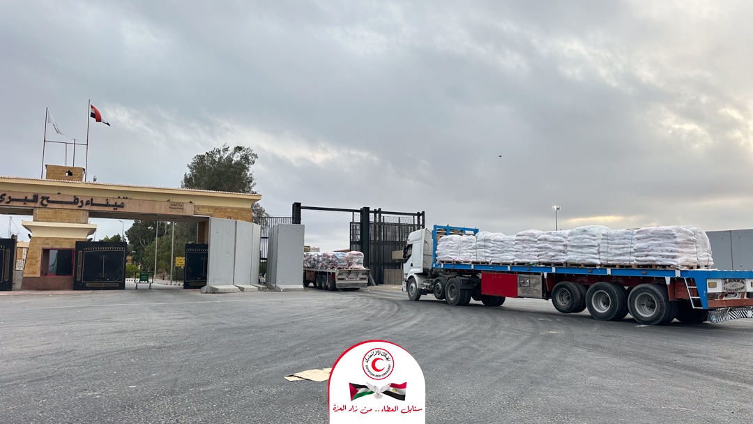  الهلال الأحمر المصري يواجه أزمة الخبز في غزة ب  سنابل العطاء  