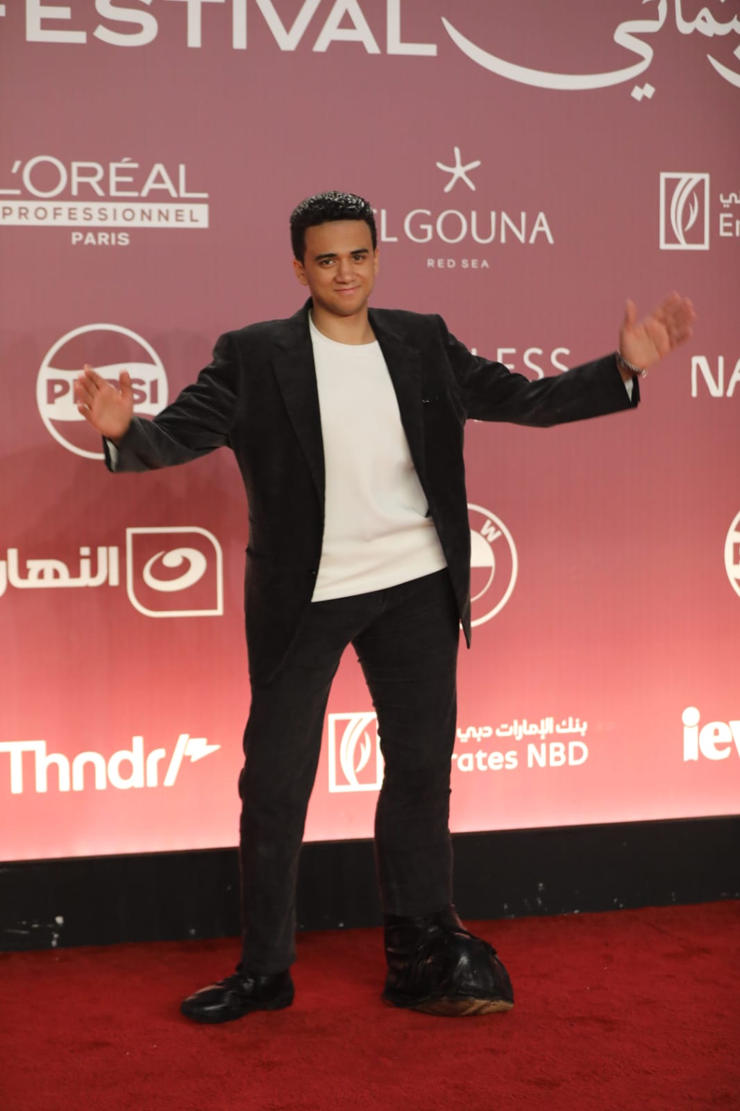 عرض فيلم  لمن يجرؤ  على السجادة الحمراء بمهرجان الجونة