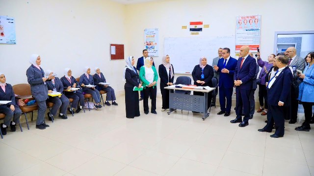  تحويل ٢٠ مدرسة فنية إلى تمريض ورعاية صحية لكبار السن