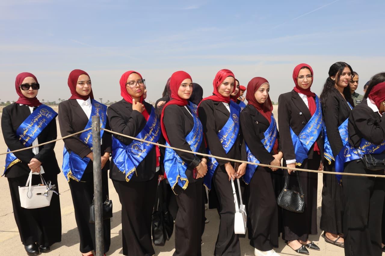 رئيس جامعة المنيا يقود وفدًا طلابيًا إلى المطار الجوي