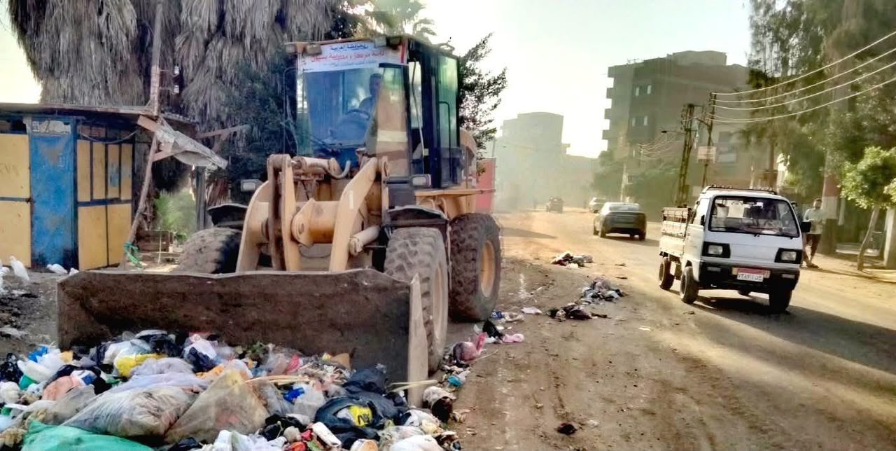 تكثيف أعمال النظافة ورفع بؤر المخلفات والتراكمات