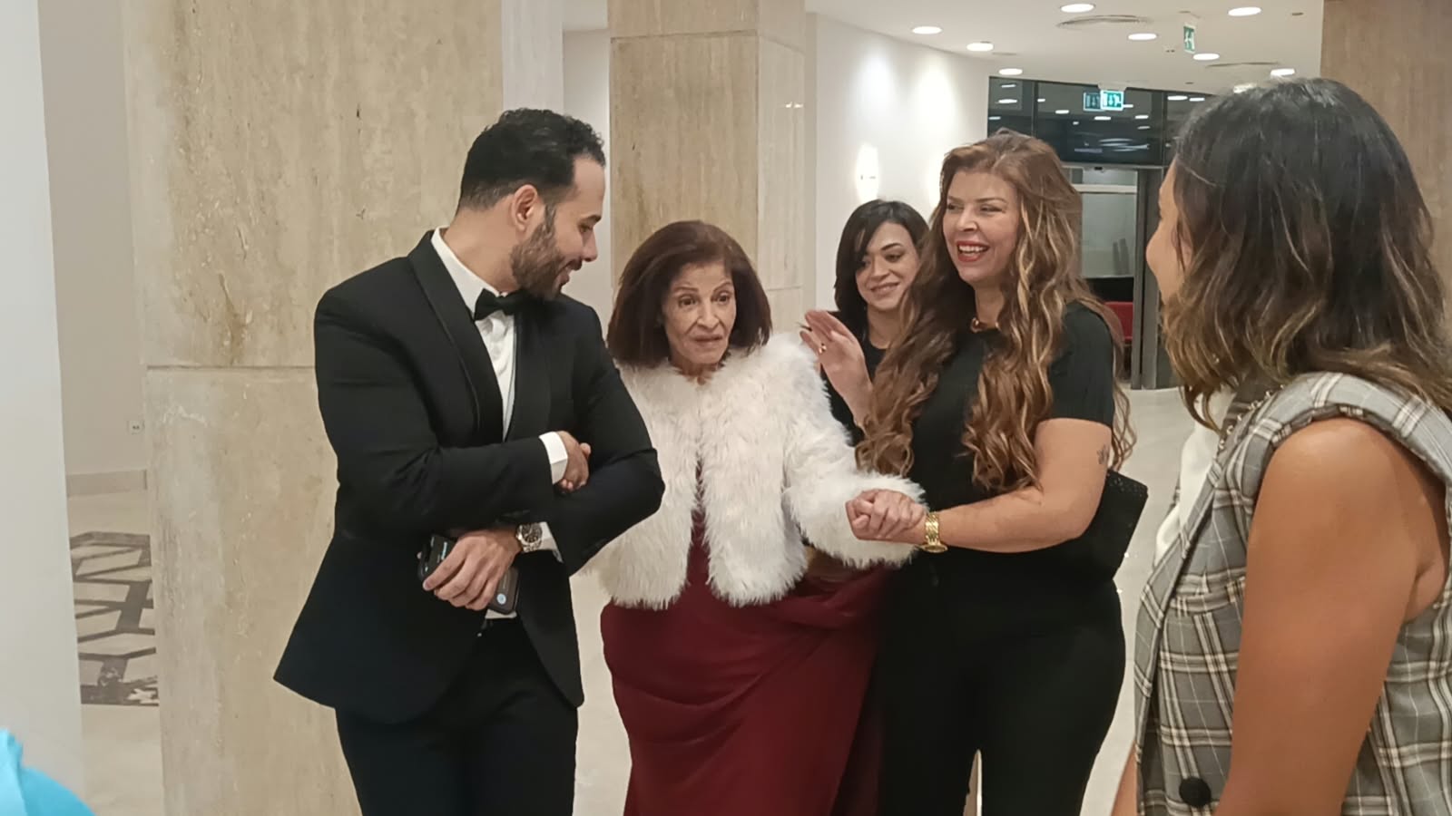 عائشة الكيلاني تصل حفل افتتاح مهرجان نقابة المهن التمثيلية