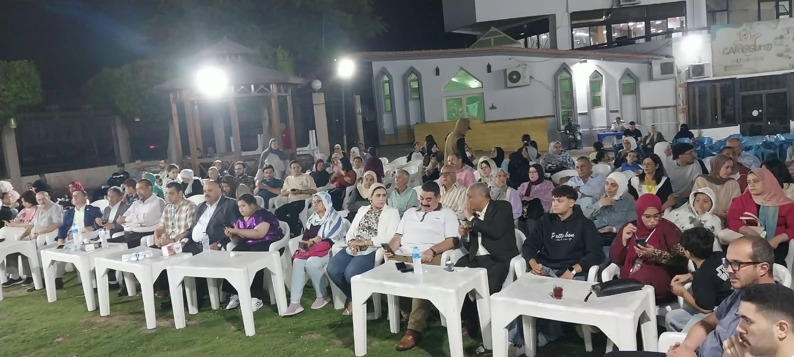 عروض الجزائر والأردن ولبنان والفنون الشعبية المصرية 