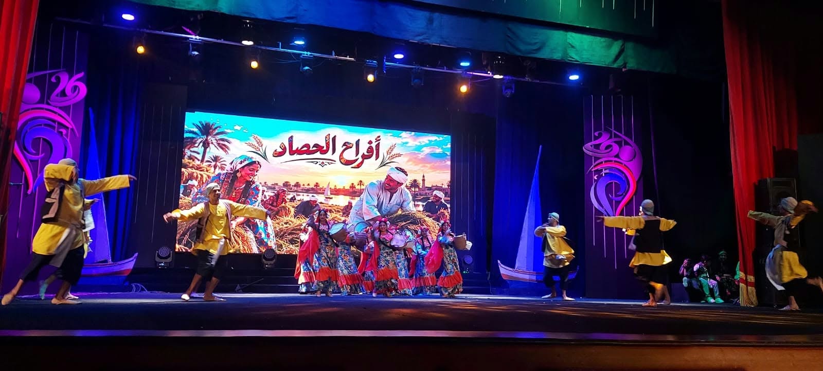 عروض الجزائر والأردن ولبنان والفنون الشعبية المصرية 