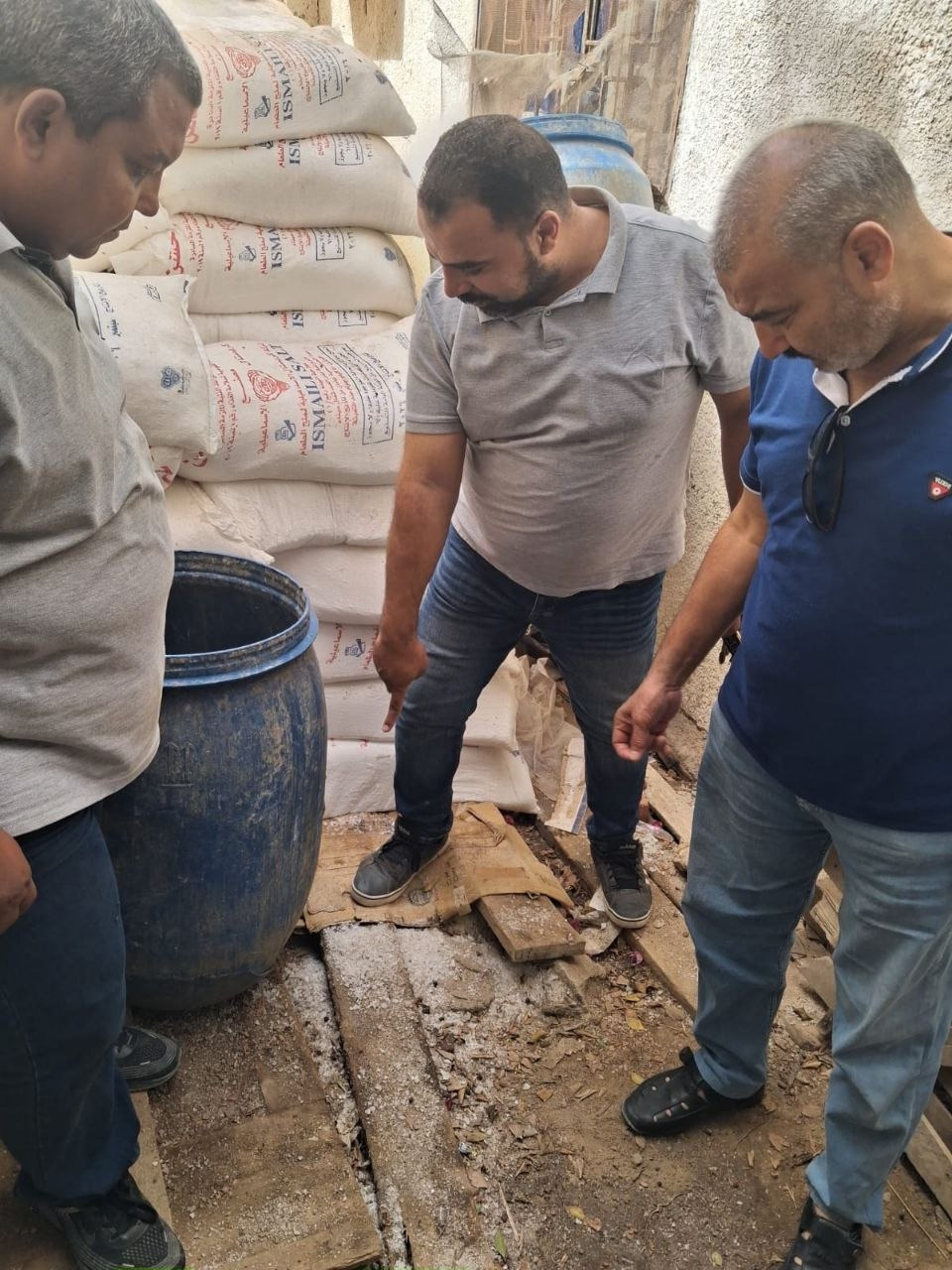 غلق مصنعين للألبان وإعدام منتجات مجهولة المصدر