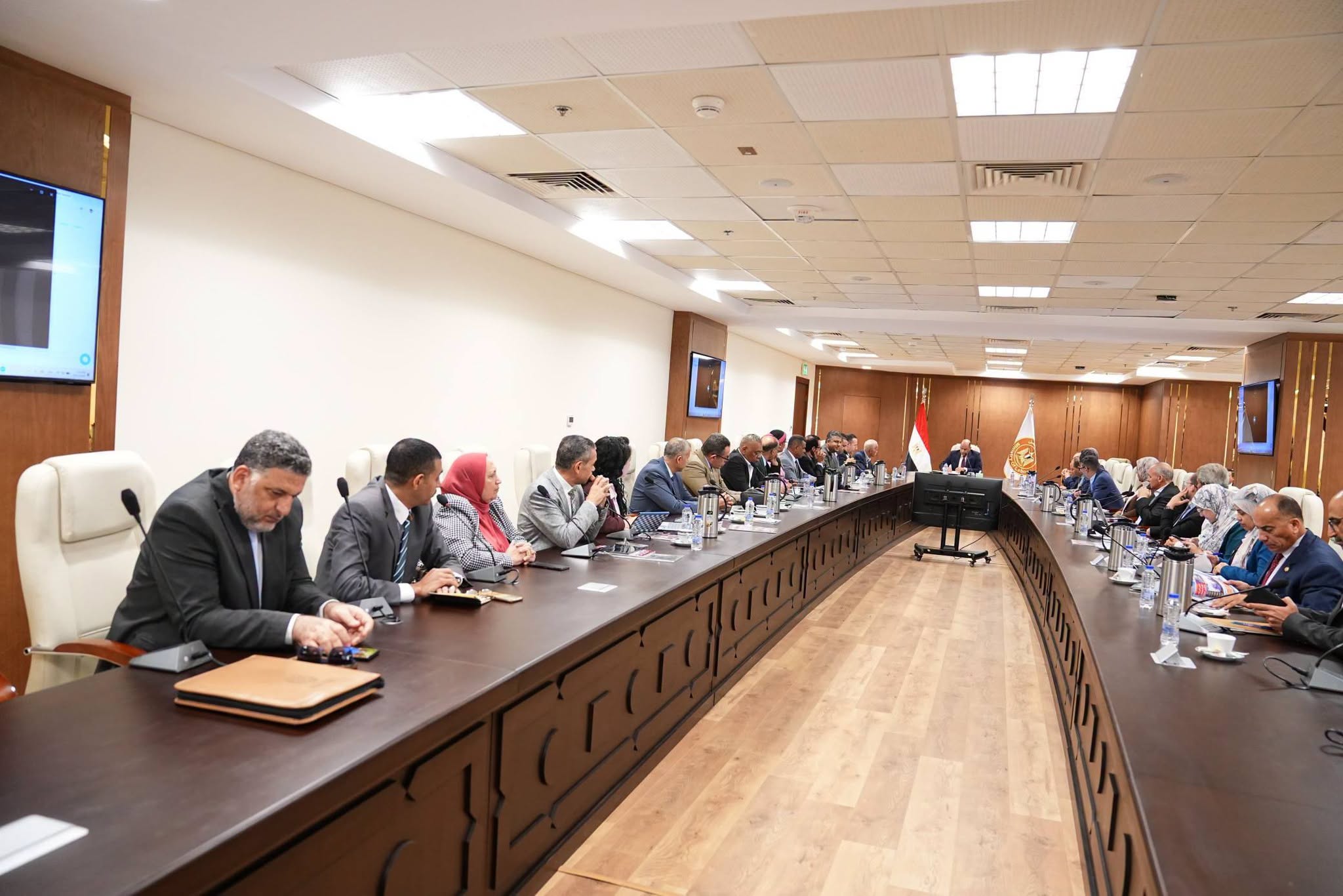 وزير العمل يترأس اجتماع المجلس الأعلى للتشاور الاجتماعي