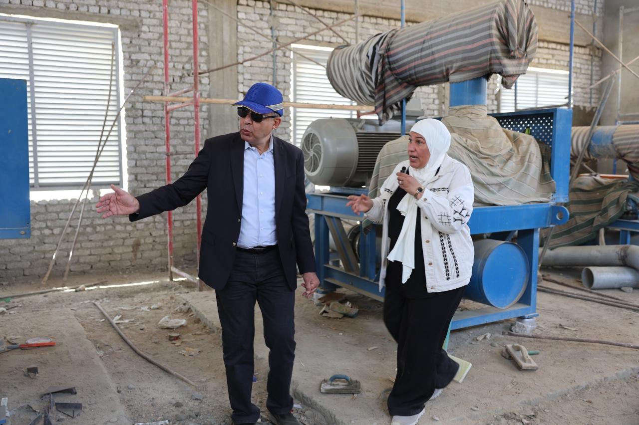 محافظ المنيا يتفقد محطة معالجة الصرف الصحي بقرية دلجا بمركز ديرمواس
