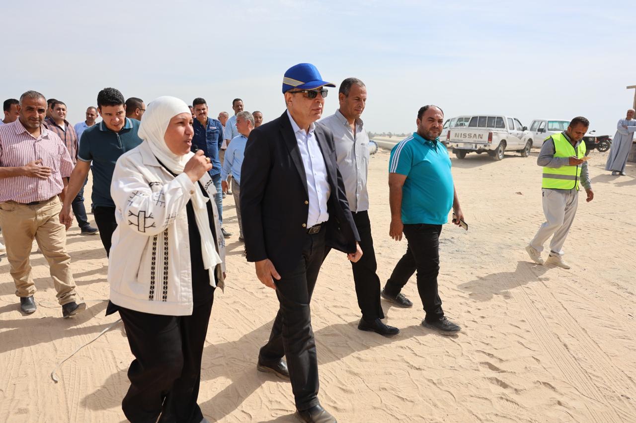 محافظ المنيا يتفقد محطة معالجة الصرف الصحي بقرية دلجا بمركز ديرمواس