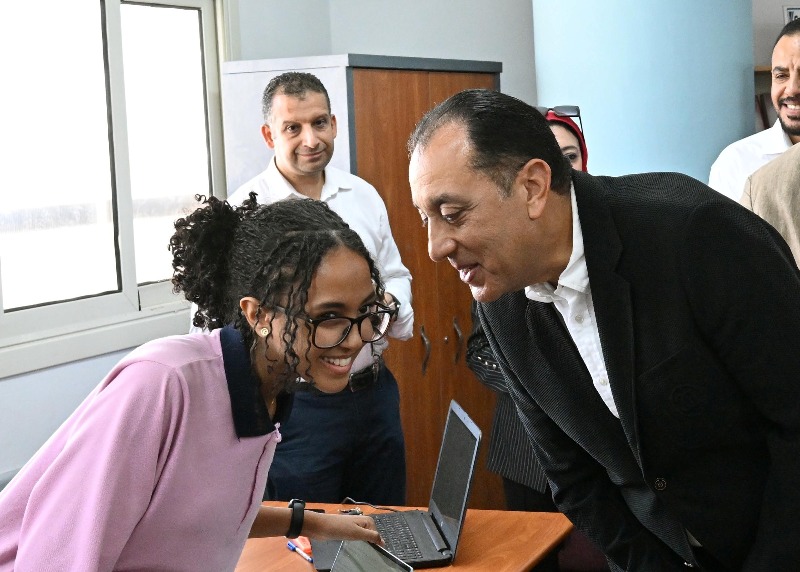 رئيس الوزراء يفتتح مدرسة المتفوقين في العلوم والتكنولوجيا STEM