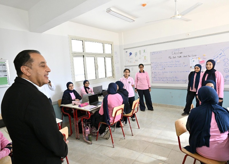 رئيس الوزراء يفتتح مدرسة المتفوقين في العلوم والتكنولوجيا STEM