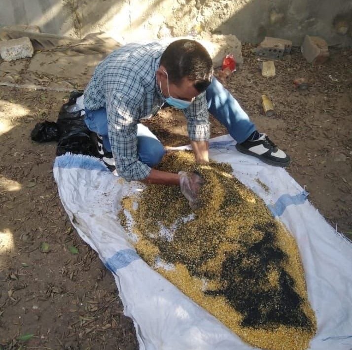 ضبط مصنعًا غير مرخص لتعبئة السوبر فوسفات مجهول المصدر