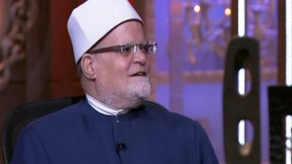 حكم صلاة المسافر خلف الإمام المقيم في التشهد الأخير