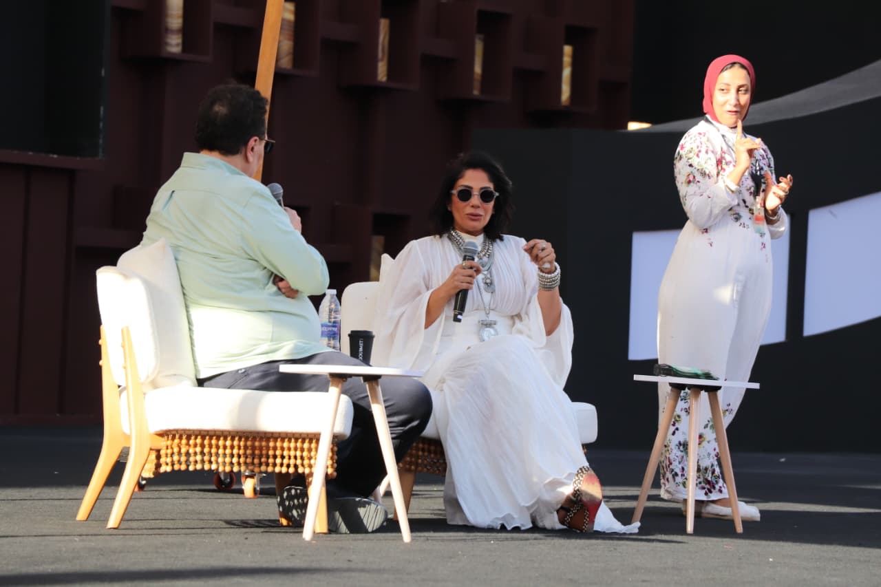منى زكي خلال ندوتها بمهرجان الجونة 