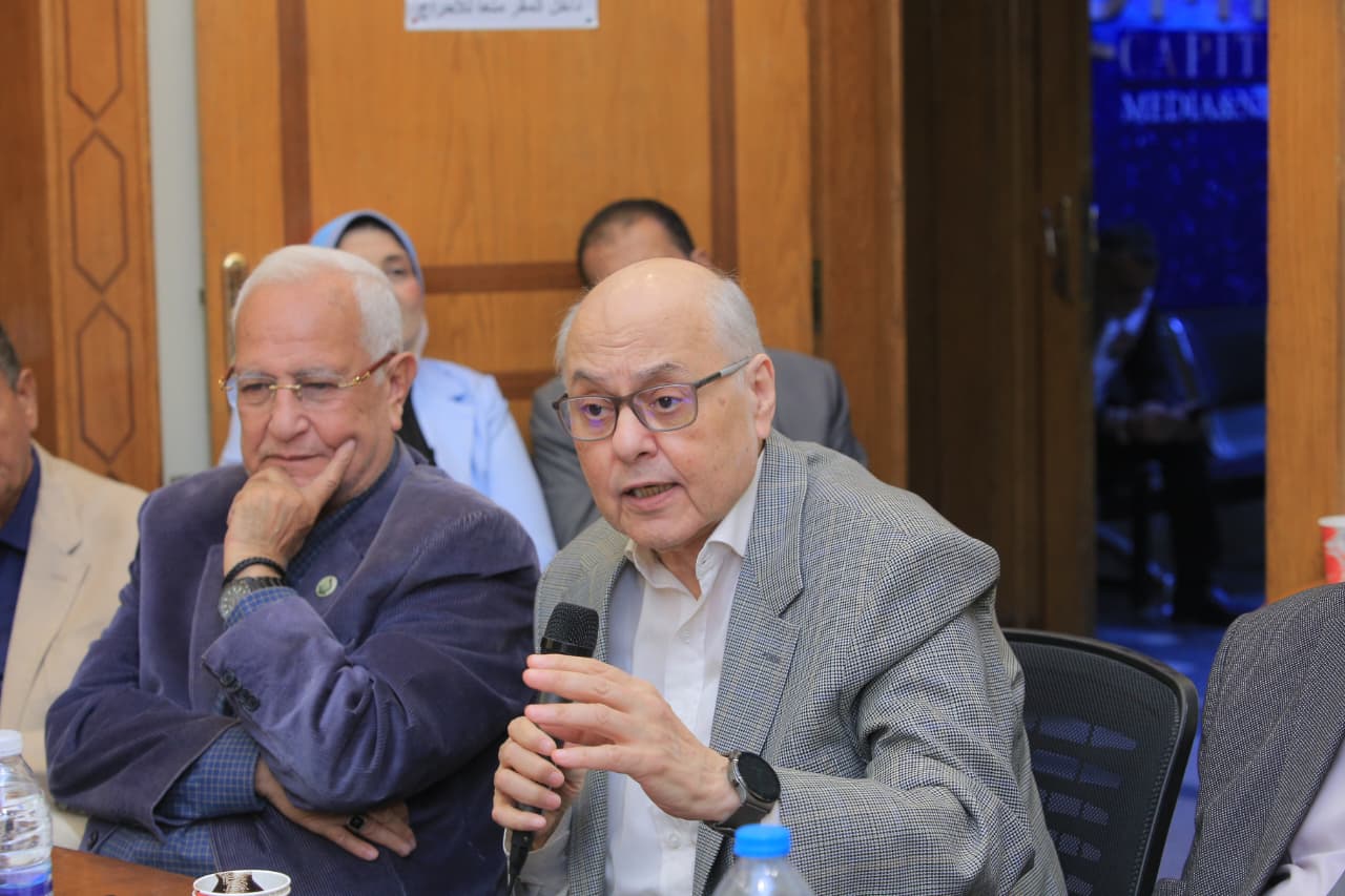  الاجتماع الأسبوعي لحزب الغد برئاسة المهندس موسى مصطفى موسى