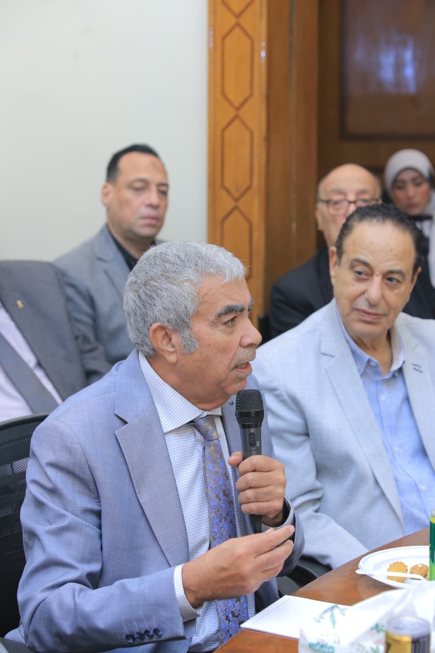  الاجتماع الأسبوعي لحزب الغد برئاسة المهندس موسى مصطفى موسى