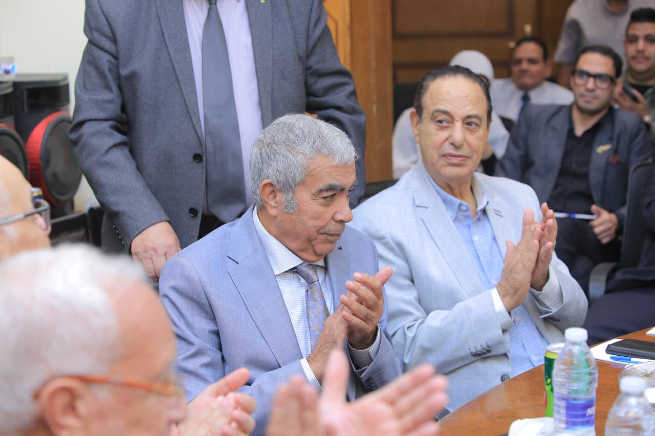  الاجتماع الأسبوعي لحزب الغد برئاسة المهندس موسى مصطفى موسى