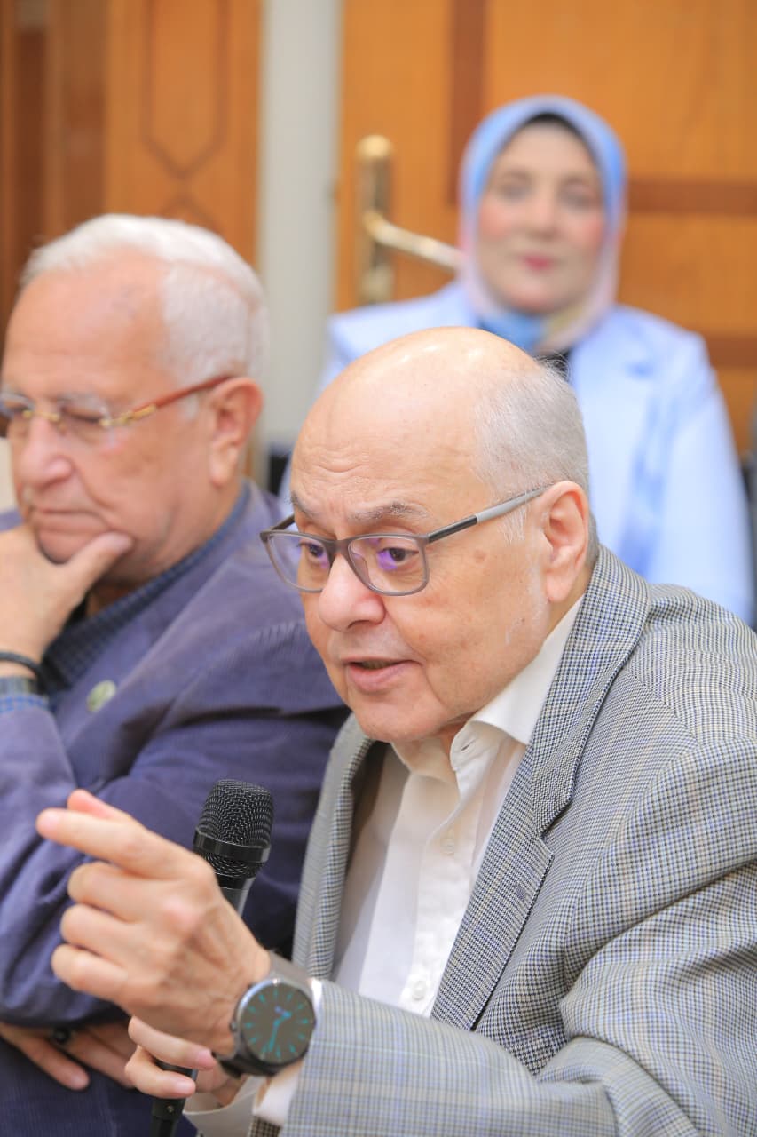  الاجتماع الأسبوعي لحزب الغد برئاسة المهندس موسى مصطفى موسى