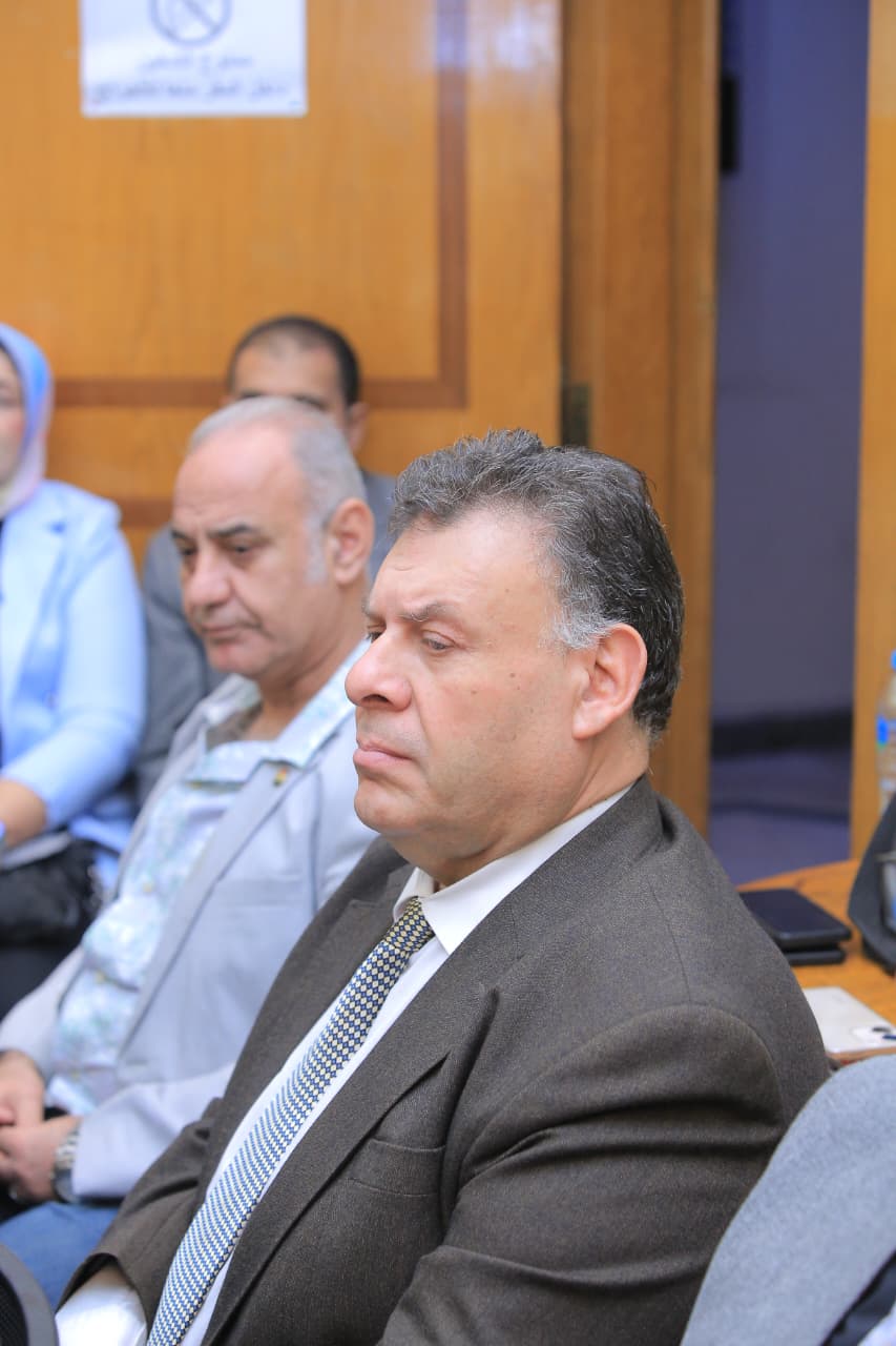  الاجتماع الأسبوعي لحزب الغد برئاسة المهندس موسى مصطفى موسى