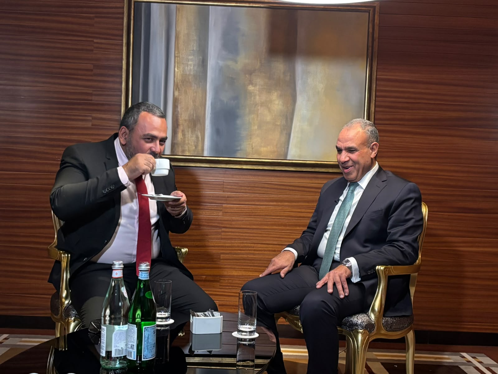 لقاء وزير الخارجية مع يوسف الحسيني على قناة المحور من موسكو