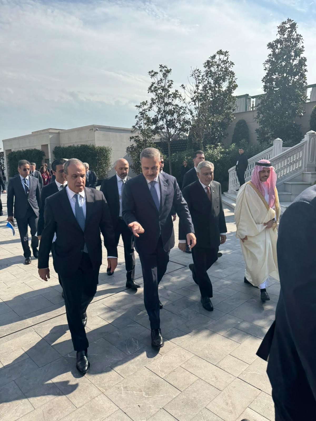 وزير الخارجية يشارك في اجتماع وزراء خارجية مجموعة R4 بإسطنبول