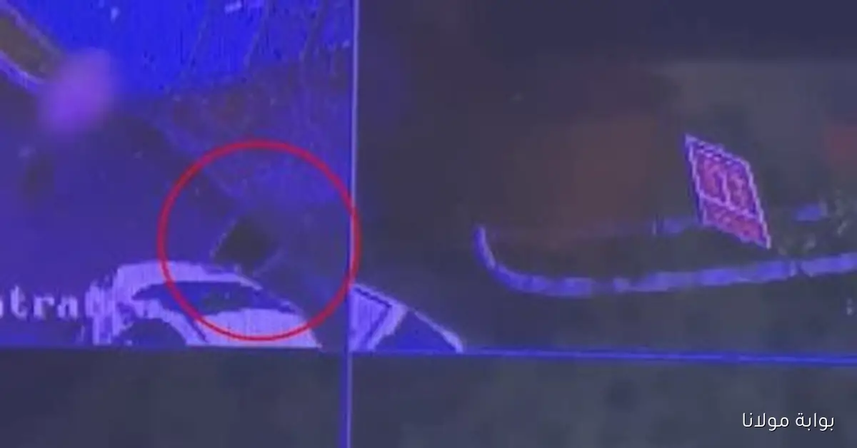 لحظة مثيرة: متقاعد بريطاني يصدم جاره المسن عمداً بسيارته في حادث مروع