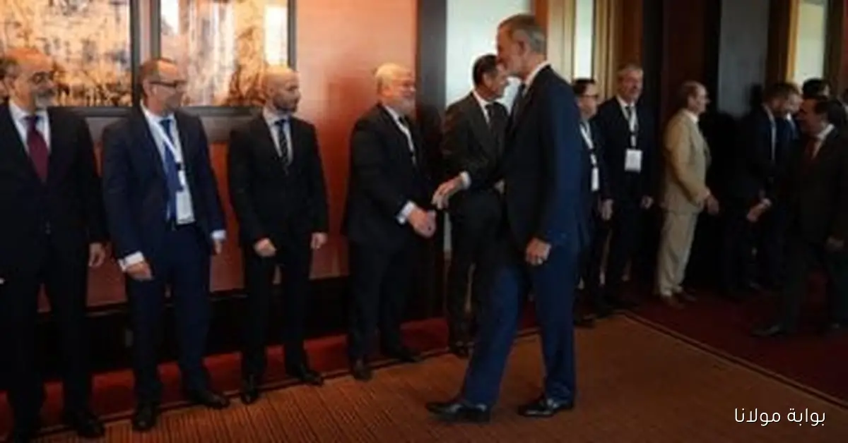 ملك إسبانيا يجتمع مع رجال الأعمال لتعزيز التعاون مع القطاع الخاص بحضور وزير الاستثمار