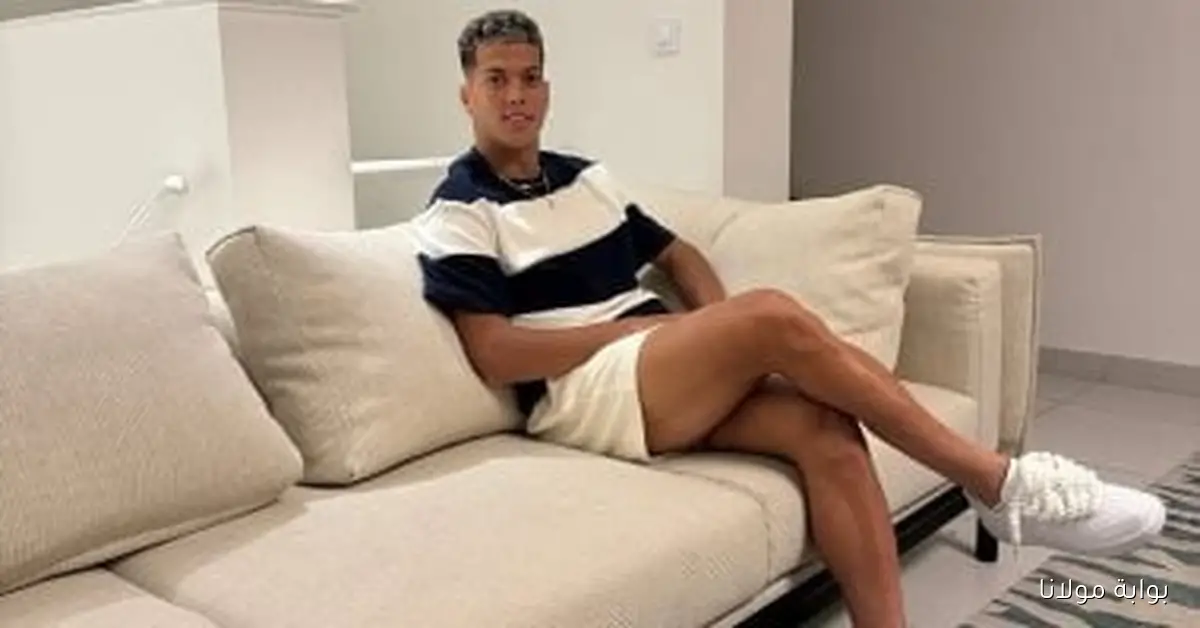 إمام عاشور يزيل صورته بتيشيرت الأهلي من حسابه على إنستجرام بسبب ابنته