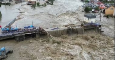 ارتفاع عدد ضحايا الفيضانات في جزيرة بالي الإندونيسية إلى 16 شخصاً
