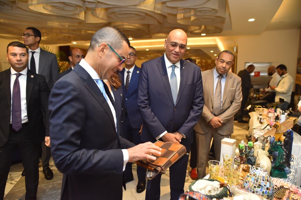 افتتاح فعاليات معرض المشروعات (2) افتتاح فعاليات معرض المشروعات (2)
