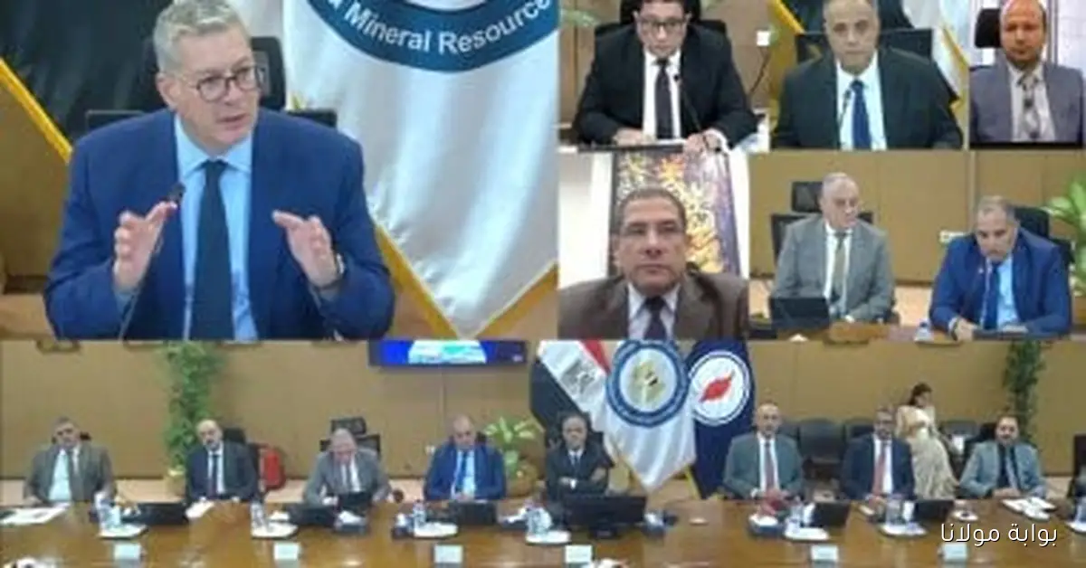 بدوى يؤكد أهمية ميناء الحمراء البترولى في جذب الاستثمارات وتعزيز مكانة مصر كمركز إقليمي للطاقة