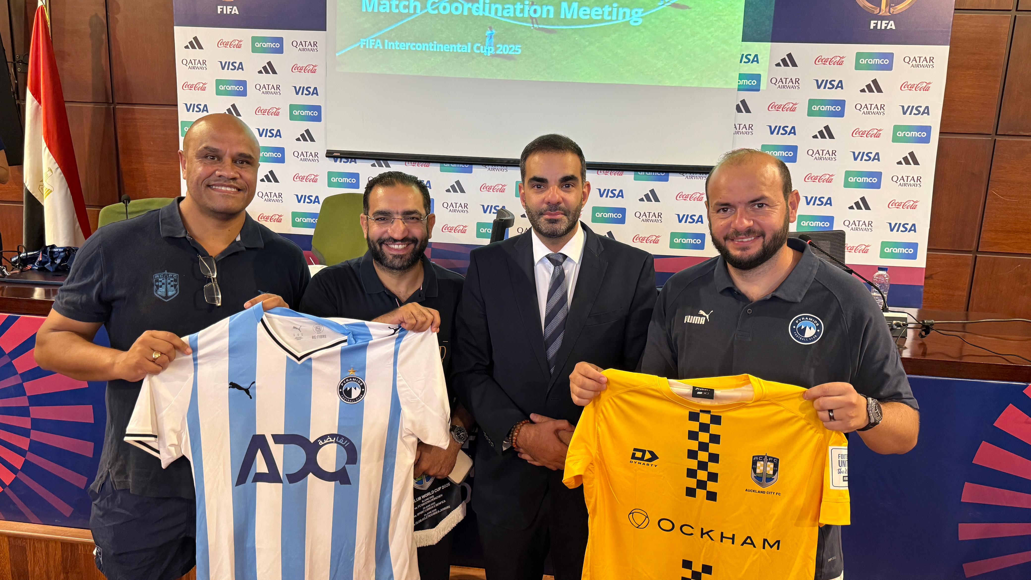 بيراميدز وأوكلاند بيراميدز وأوكلاند
