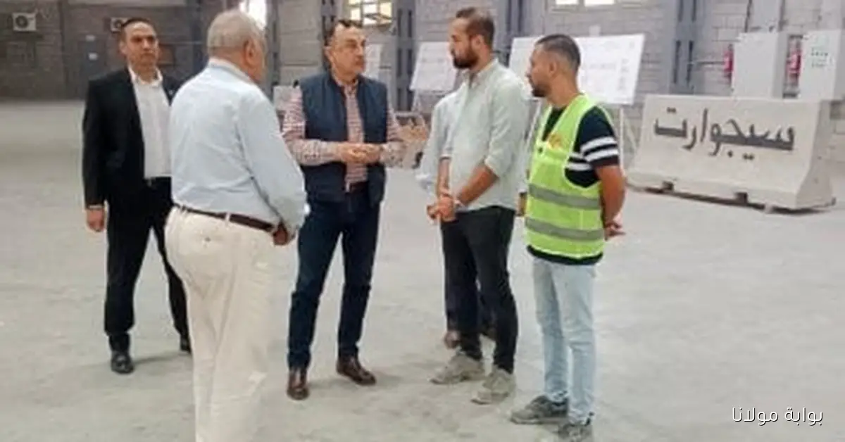 جولة غير متوقعة لوزير قطاع الأعمال في مصانع “النصر للمواسير” و”سيجوارت”