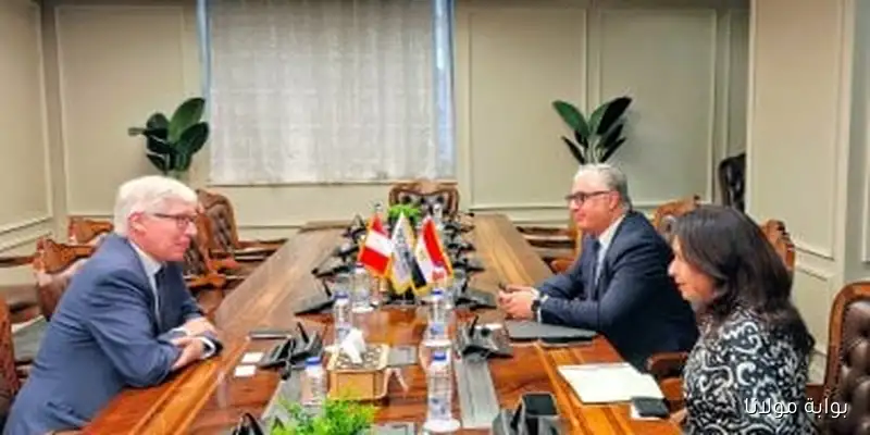 رئيس هيئة قناة السويس الاقتصادية يلتقي بسفير جمهورية بيرو في القاهرة