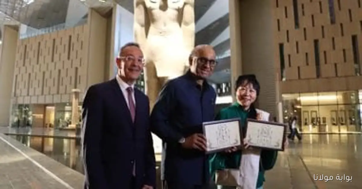 زيارة مميزة لرئيس سنغافورة وقرينته إلى المتحف المصري الكبير وأهرامات الجيزة