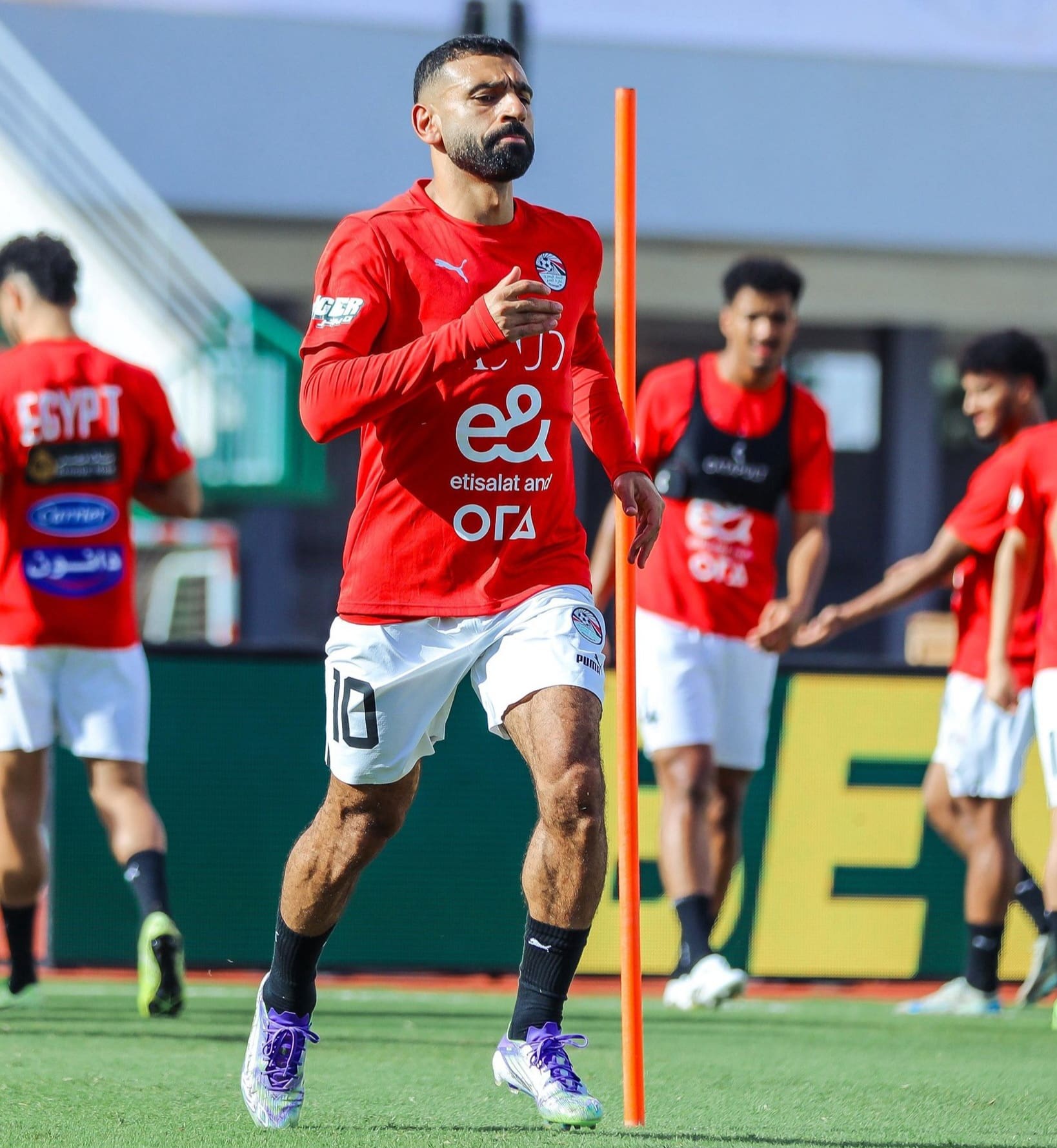 قنوات نقلت مباراة مصر وبوركينا الأخيرة والمعلقون في تصفيات كأس العالم 2026