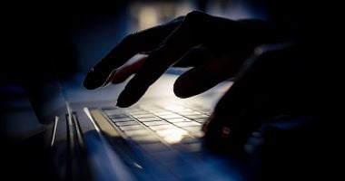 هاكرز يتسللون إلى هواتف ممثلين ولاعبين إسرائيليين ويكشفون بياناتهم الشخصية